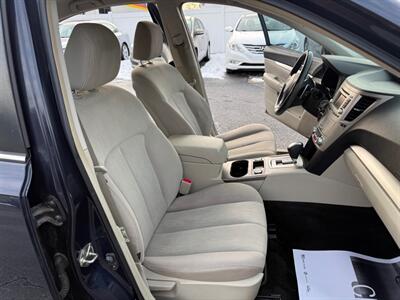 2014 Subaru Legacy 2.5i Premium   - Photo 16 - Jonestown, PA 17038