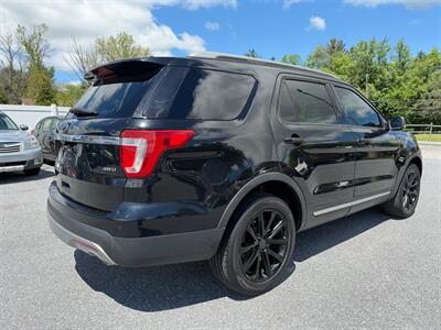 2017 Ford Explorer XLT - Photo 6 - Jonestown, PA 17038