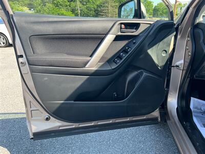 2014 Subaru Forester 2.5i Premium   - Photo 9 - Jonestown, PA 17038