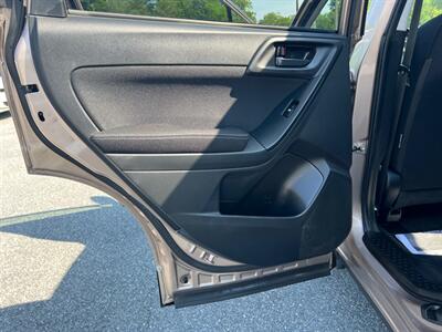 2014 Subaru Forester 2.5i Premium   - Photo 11 - Jonestown, PA 17038
