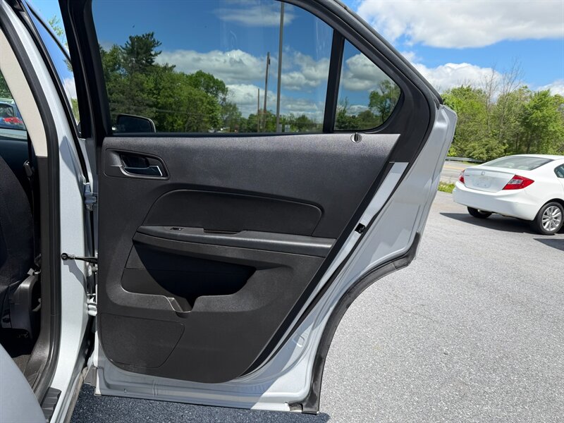 2013 Chevrolet Equinox LT - Photo 14 - Jonestown, PA 17038