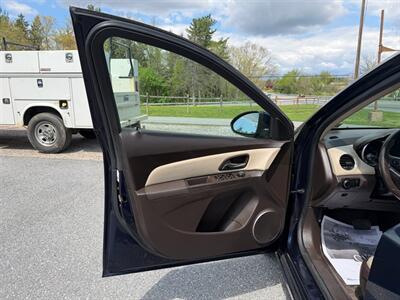 2011 Chevrolet Cruze LT - Photo 9 - Jonestown, PA 17038