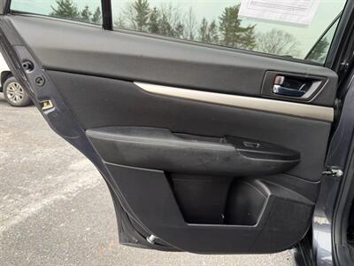 2012 Subaru Outback 2.5i Premium   - Photo 12 - Jonestown, PA 17038