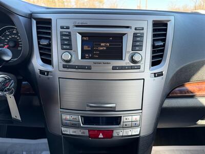 2013 Subaru Legacy 2.5i Limited   - Photo 19 - Jonestown, PA 17038