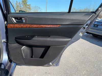 2013 Subaru Legacy 2.5i Limited   - Photo 15 - Jonestown, PA 17038
