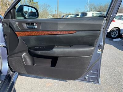 2013 Subaru Legacy 2.5i Limited   - Photo 22 - Jonestown, PA 17038