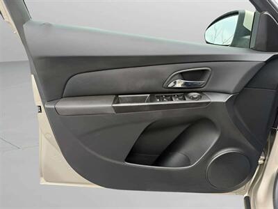 2013 Chevrolet Cruze ECO Auto - Photo 11 - Jonestown, PA 17038