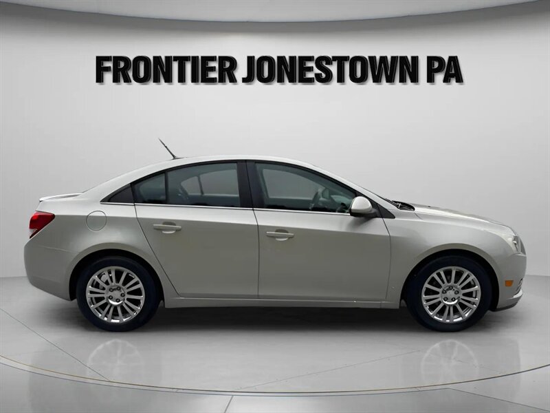 2013 Chevrolet Cruze ECO Auto - Photo 4 - Jonestown, PA 17038