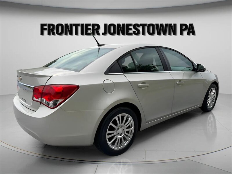 2013 Chevrolet Cruze ECO Auto - Photo 5 - Jonestown, PA 17038