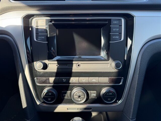 2016 Volkswagen Passat 1.8T S - Photo 15 - Jonestown, PA 17038