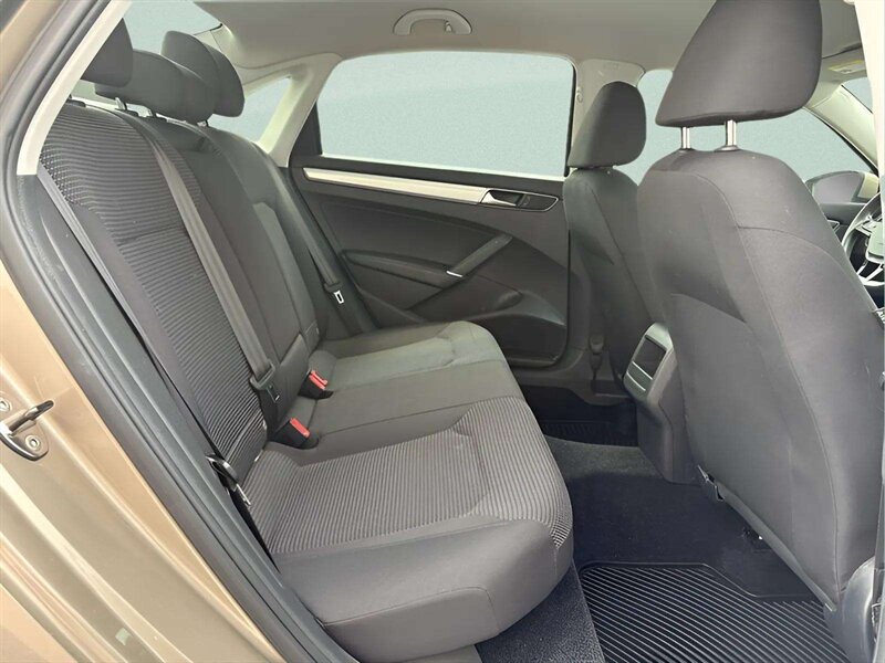 2016 Volkswagen Passat S - Photo 21