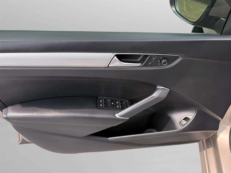 2016 Volkswagen Passat S - Photo 14