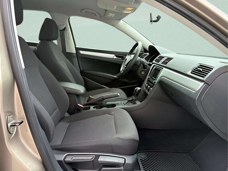 2016 Volkswagen Passat S - Photo 23