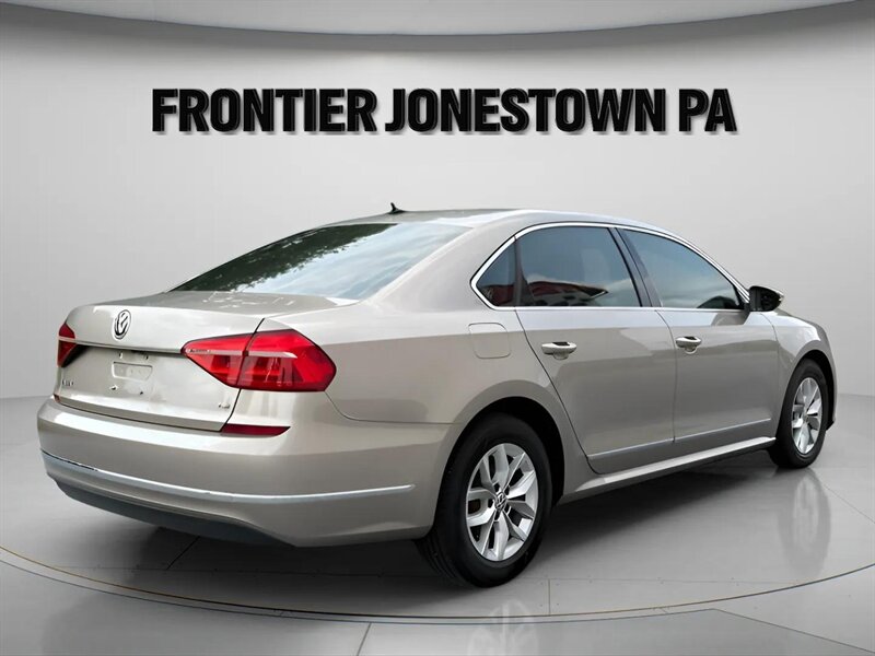 2016 Volkswagen Passat S - Photo 8