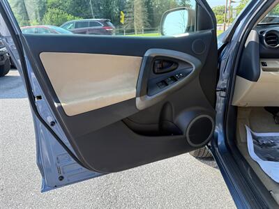 2011 Toyota RAV4   - Photo 11 - Jonestown, PA 17038