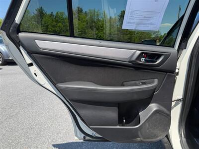 2015 Subaru Outback 2.5i Premium   - Photo 11 - Jonestown, PA 17038
