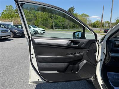 2015 Subaru Outback 2.5i Premium   - Photo 9 - Jonestown, PA 17038