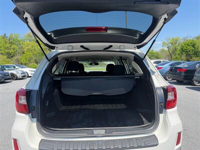 2015 Subaru Outback 2.5i Premium   - Photo 13 - Jonestown, PA 17038