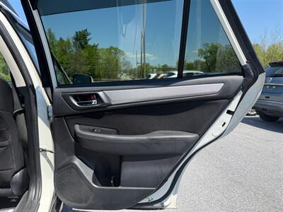 2015 Subaru Outback 2.5i Premium   - Photo 14 - Jonestown, PA 17038