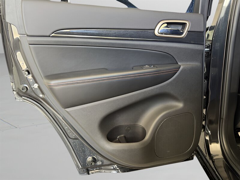 2016 Jeep Grand Cherokee Limited - Photo 9 - Jonestown, PA 17038