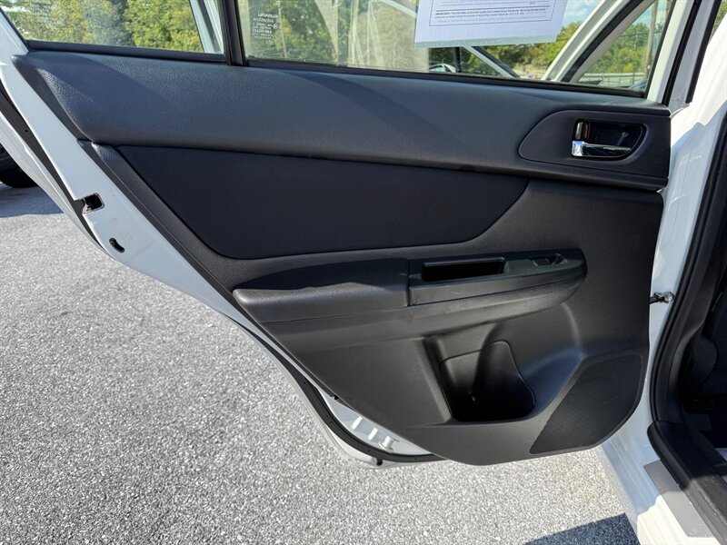 2014 Subaru Impreza 2.0i Premium photo 10