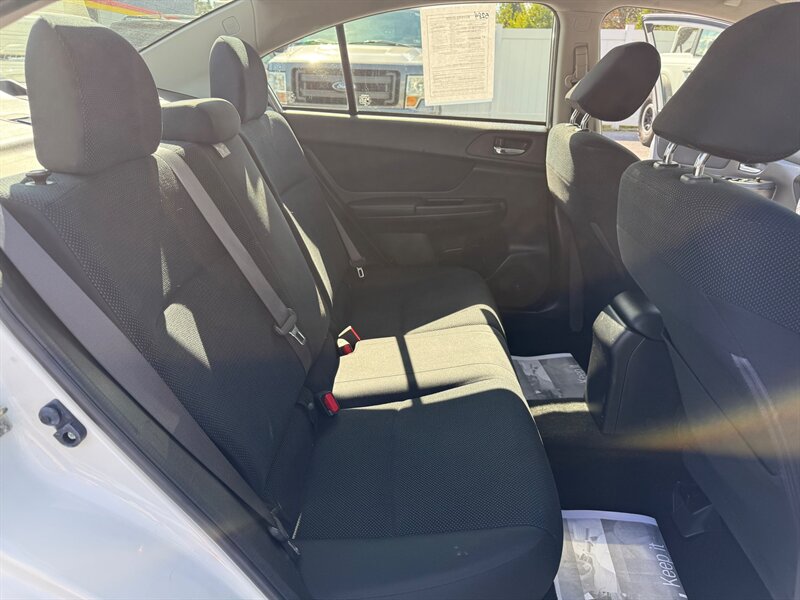 2014 Subaru Impreza 2.0i Premium photo 14
