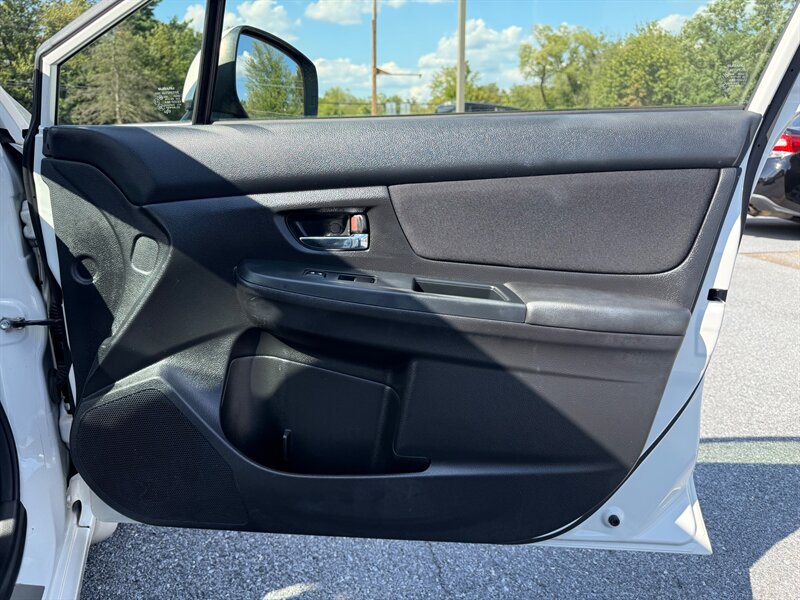 2014 Subaru Impreza 2.0i Premium photo 13