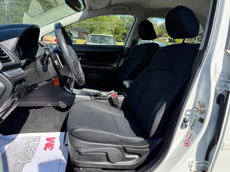 2014 Subaru Impreza 2.0i Premium photo 11