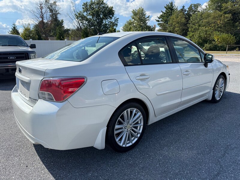 2014 Subaru Impreza 2.0i Premium photo 6