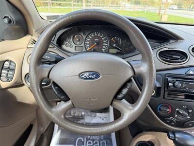 2003 Ford Focus SE Comfort   - Photo 17 - Jonestown, PA 17038