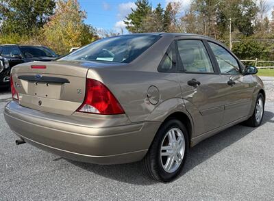 2003 Ford Focus SE Comfort   - Photo 2 - Jonestown, PA 17038