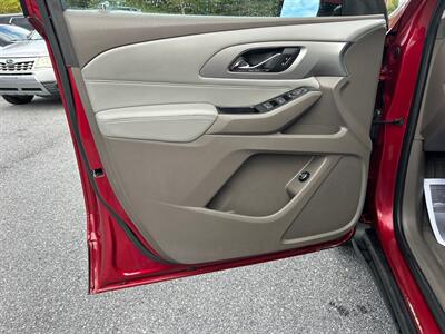 2018 Chevrolet Traverse LT Cloth   - Photo 9 - Jonestown, PA 17038