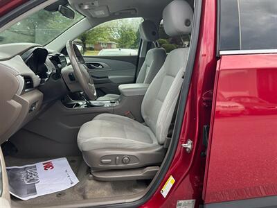 2018 Chevrolet Traverse LT Cloth   - Photo 8 - Jonestown, PA 17038