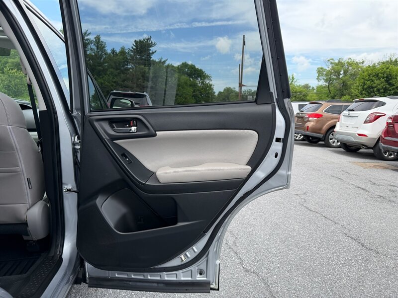2014 Subaru Forester 2.5i Limited - Photo 14 - Jonestown, PA 17038