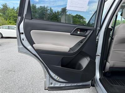 2014 Subaru Forester 2.5i Limited - Photo 11 - Jonestown, PA 17038