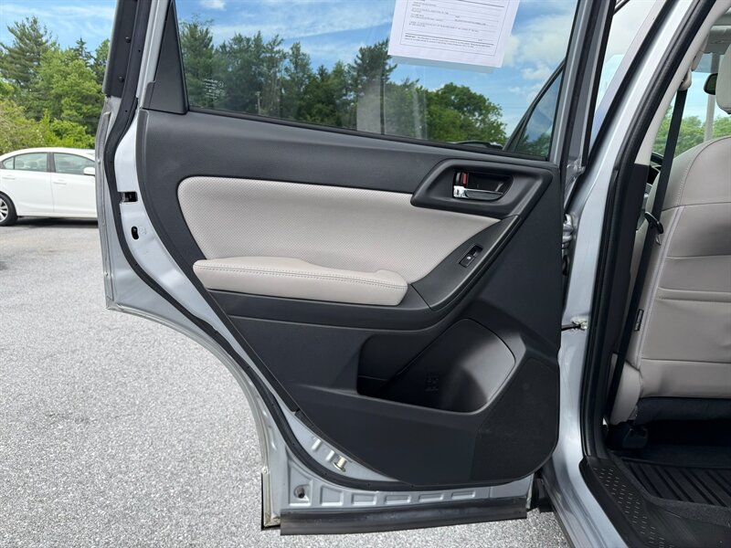 2014 Subaru Forester 2.5i Limited - Photo 11 - Jonestown, PA 17038