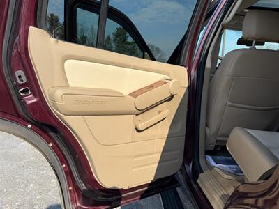 2008 Ford Explorer Eddie Bauer   - Photo 11 - Jonestown, PA 17038