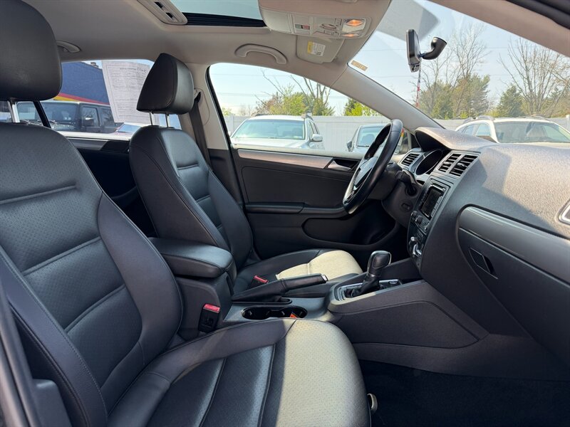 2015 Volkswagen Jetta SE - Photo 18 - Jonestown, PA 17038