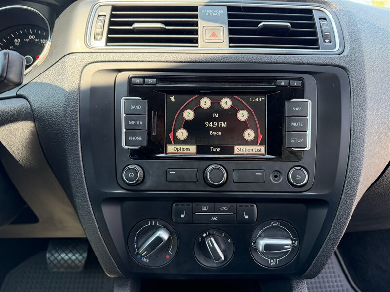 2015 Volkswagen Jetta SE - Photo 21 - Jonestown, PA 17038
