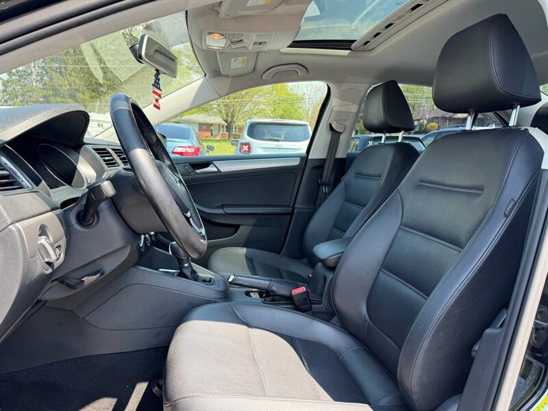 2015 Volkswagen Jetta SE - Photo 10 - Jonestown, PA 17038