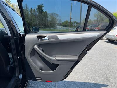 2015 Volkswagen Jetta SE - Photo 14 - Jonestown, PA 17038