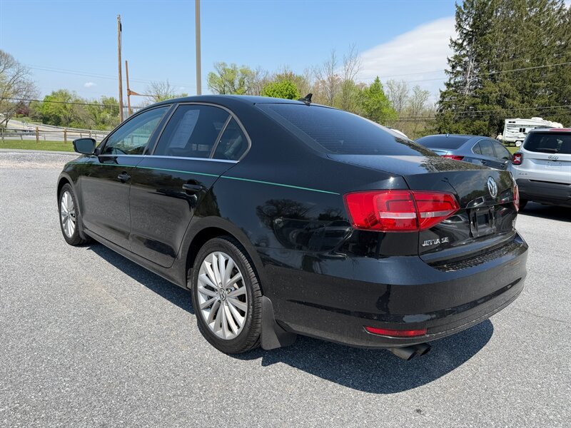 2015 Volkswagen Jetta SE - Photo 8 - Jonestown, PA 17038