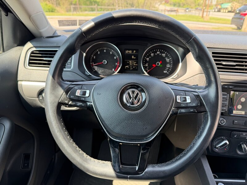 2015 Volkswagen Jetta SE - Photo 22 - Jonestown, PA 17038