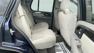 2009 GMC Envoy SLE - Photo 12 - Jonestown, PA 17038