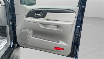 2009 GMC Envoy SLE - Photo 13 - Jonestown, PA 17038