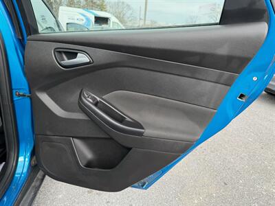 2015 Ford Focus SE   - Photo 14 - Jonestown, PA 17038
