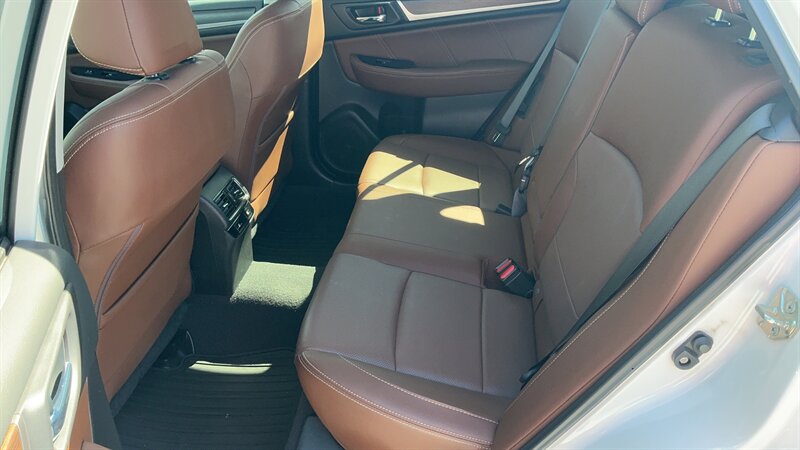 2017 Subaru Outback 2.5i Touring - Photo 15 - Jonestown, PA 17038