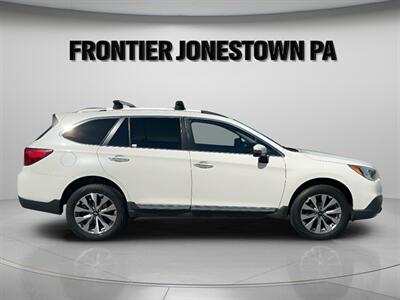2017 Subaru Outback 2.5i Touring - Photo 4 - Jonestown, PA 17038