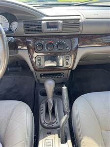 2004 Chrysler Sebring Limited   - Photo 11 - Sacramento, CA 95823