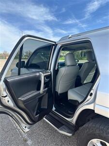 2015 Toyota 4Runner SR5 Premium   - Photo 10 - Albuquerque, NM 87106